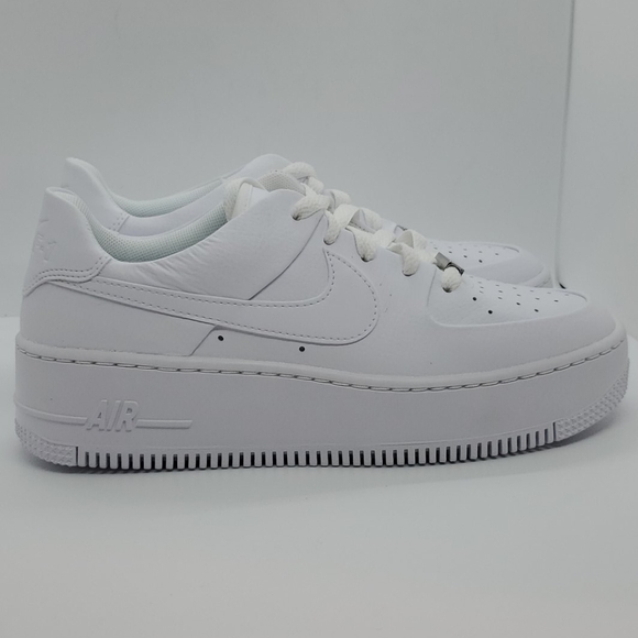 Nike Air Force 1 - Picture 2 of 8